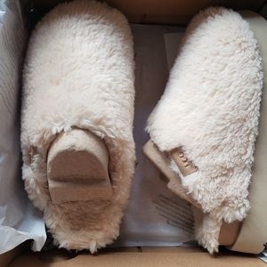 Ugg fuzzy sugar slide